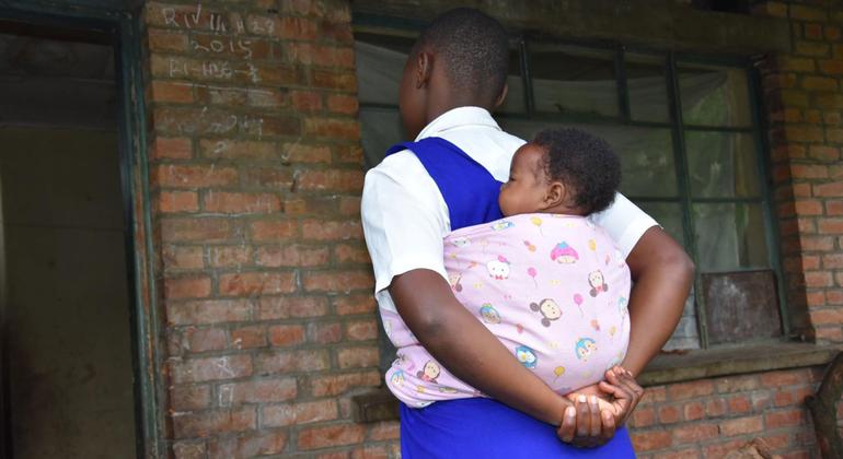 Près d'un tiers des femmes des pays en développement deviennent mères à l'adolescence (UNFPA)